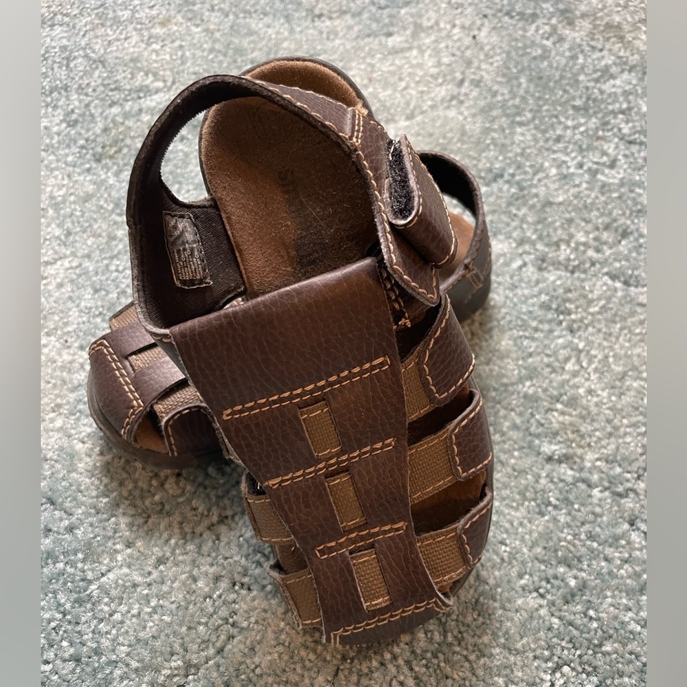 Brown Leather Sandals with Stitching